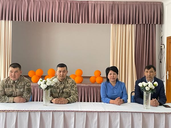 "Ұлттық әскеріміз-Тәуелсіздіктің тірегі" әскери қызметкерлермен кездесу.
